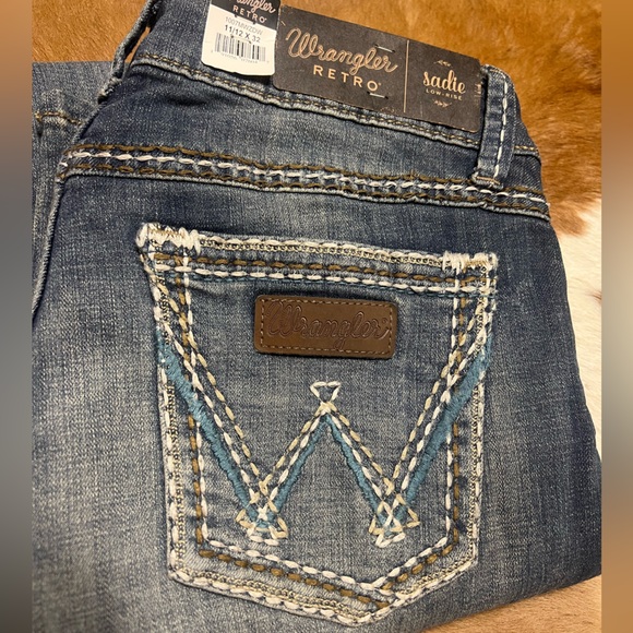Wrangler Sadie Boot Cut Low Rise Jeans NWT size 11x32 - Picture 4 of 5